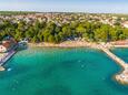 La plage Iza Banja en ville Sveti Filip i Jakov, Biograd.