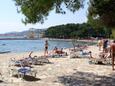 Der Strand Hangar im Ort Vodice, Vodice.