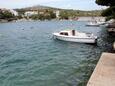 Der Strand  im Ort Žaborić, Šibenik.