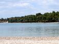 Der Strand Starine im Ort Pirovac, Šibenik.