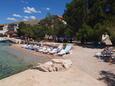 La plage  en ville Grebaštica, Šibenik.