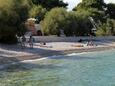 Der Strand  im Ort Supetar, Brač.