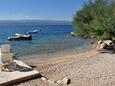 La plage  en ville Zavode, Omiš.