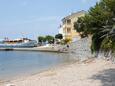 Legközelebbi strand strand Supetarska Draga - Gornja településen, Rab.