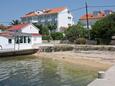 Der Strand  im Ort Barbat, Rab.