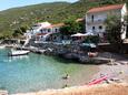 La plage  en ville Zaraće (Gdinj), Hvar.