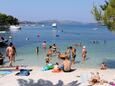 Nejbližší pláž Pláž Marinova draga na místě Trogir, Trogir.
