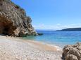 Der Strand Klančac im Ort Brseč, Opatija.