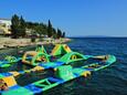 Der Strand Sv.Andrea im Ort Rabac, Labin.