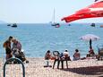 Der Strand Maslinica im Ort Rabac, Labin.