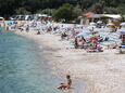 Der Strand Maslinica im Ort Rabac, Labin.