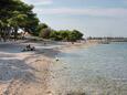 La plage Vrilo en ville Supetar, Brač.