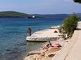 La plage la plus proche La plage Rt Bijaka en ville Milna, Brač.