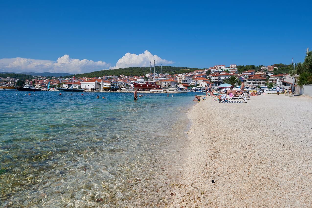 Toć, oblázková pláž