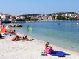 Copacabana strand Okrug Gornji településen, Čiovo.