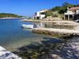 Der Strand Rogačić im Ort Rogačić, Vis.