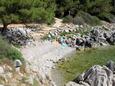 Der Strand Sv. Martin im Ort Mali Lošinj, Lošinj.