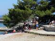 Der Strand Rovenska im Ort Veli Lošinj, Lošinj.