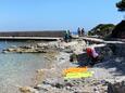 La plage Rovenska en ville Veli Lošinj, Lošinj.