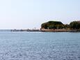 La plage  en ville Novigrad, Novigrad.