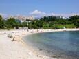 La plage Trstenik en ville Split, Split.