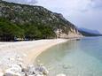 Nejbližší pláž Pláž Krvavica na místě Krvavica, Makarska.