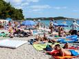 La plage Ratac en ville Makarska, Makarska.