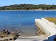 Der Strand  im Ort Mali Lošinj, Lošinj.