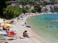 Der Strand  im Ort Podgora, Makarska.