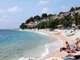 Der Strand  im Ort Podgora, Makarska.