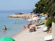 Der Strand  im Ort Podgora, Makarska.