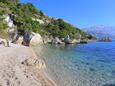 Der Strand Borak im Ort Marušići, Omiš.