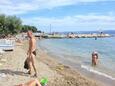 Der Strand  im Ort Duće, Omiš.