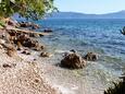Ближайший пляж Пляж в городе Podaca, Makarska.