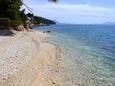 Der Strand  im Ort Živogošće - Mala Duba, Makarska.