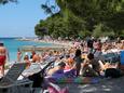 La plage Podluka en ville Baška Voda, Makarska.