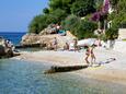 La plage  en ville Stanići, Omiš.