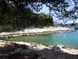 Der Strand  im Ort Jelsa, Hvar.