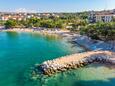 Der Strand BWR Beach im Ort Vantačići, Krk.