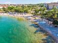 Der Strand BWR Beach im Ort Vantačići, Krk.