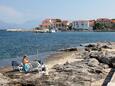 La plage Vrilo en ville Postira, Brač.