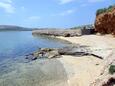 Der Strand  im Ort Zubovići, Pag.