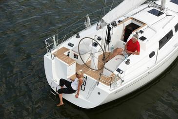 Yacht charter Hanse 325 | C-SY-4131