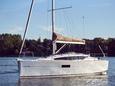 Vessel at anchorage Yacht charter Sun Odyssey 319 | C-SY-3795 - Vessel at anchorage