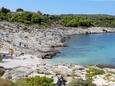 Povlja, les plages en autour - la côte Brač.