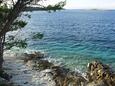 Pomena, les plages en autour - la côte Mljet.