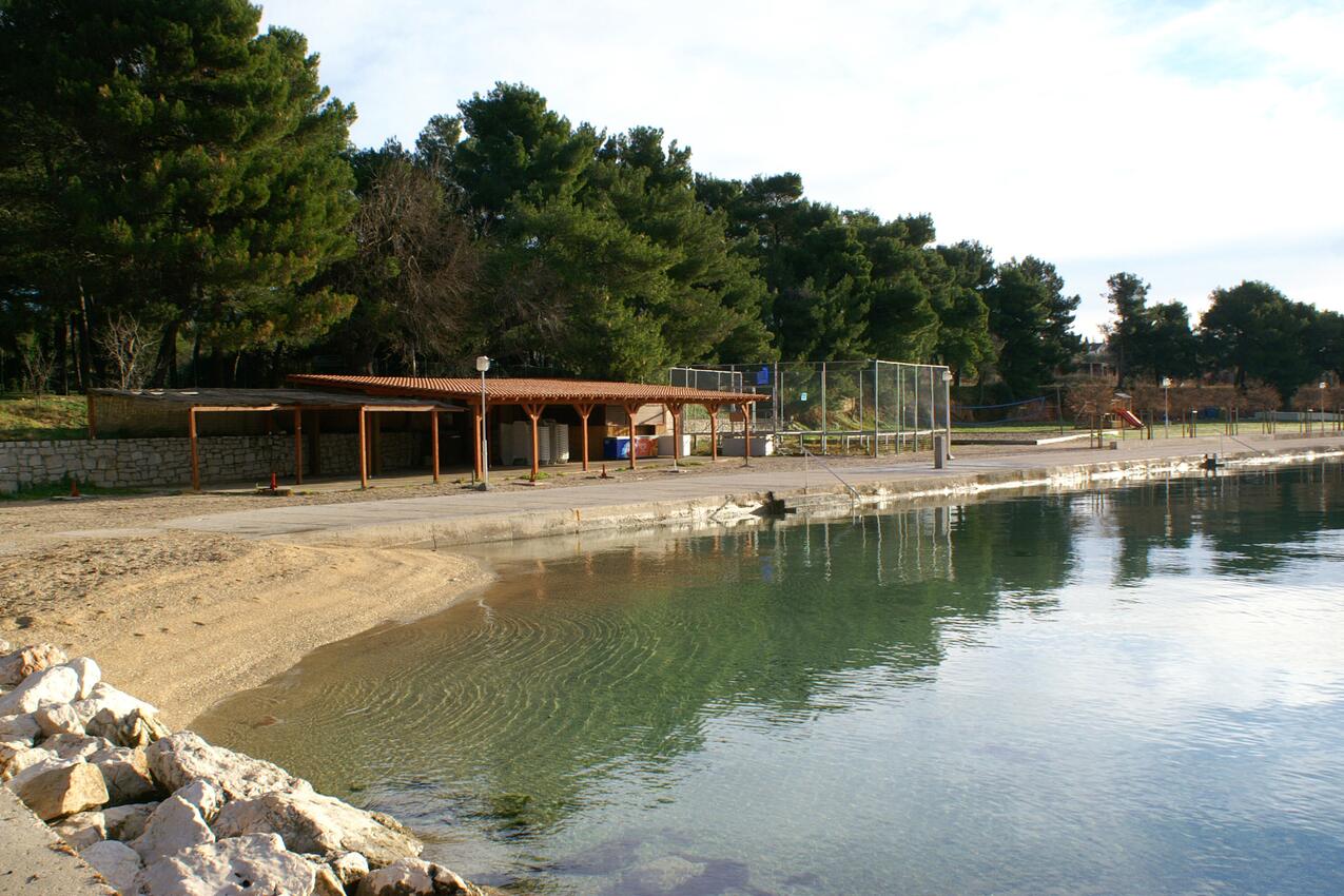 dovolen Biograd