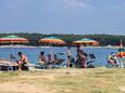 Punat, les plages en autour - la côte Krk.