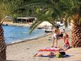 Trogir, les plages en autour - la côte Trogir.