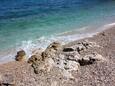 Splitska, les plages en autour - la côte Brač.